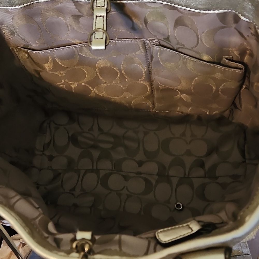 COACH - - Picture 3 of 7